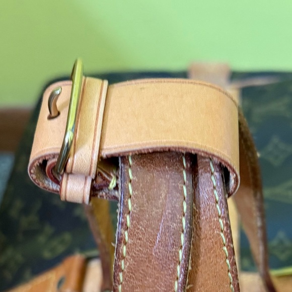 Louis Vuitton Vachetta Leather Poignet - Authentic - Picture 4 of 14